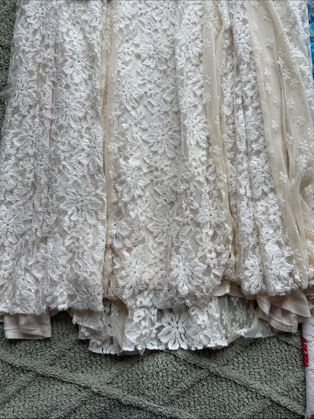 Kimchi Blue Ivory Lace Maxi Skirt - Picture 3 of 4